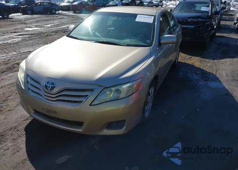 2011 Toyota Camry Le z USA, uszkodzony, nr VIN 4T1BF3EK4BU752276
